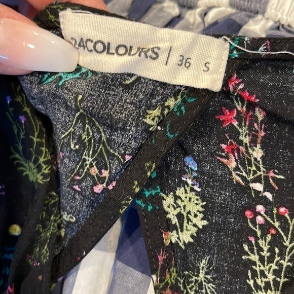 24Colours Floral Tie Back Crop Top Size Small - Picture 2 of 5